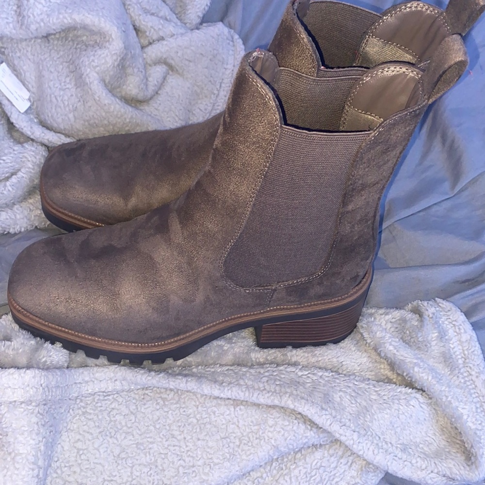brown boots!